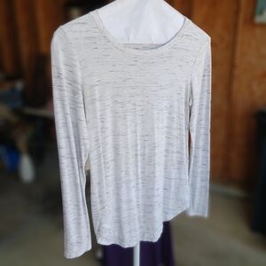 Womans casual long sleeve top.